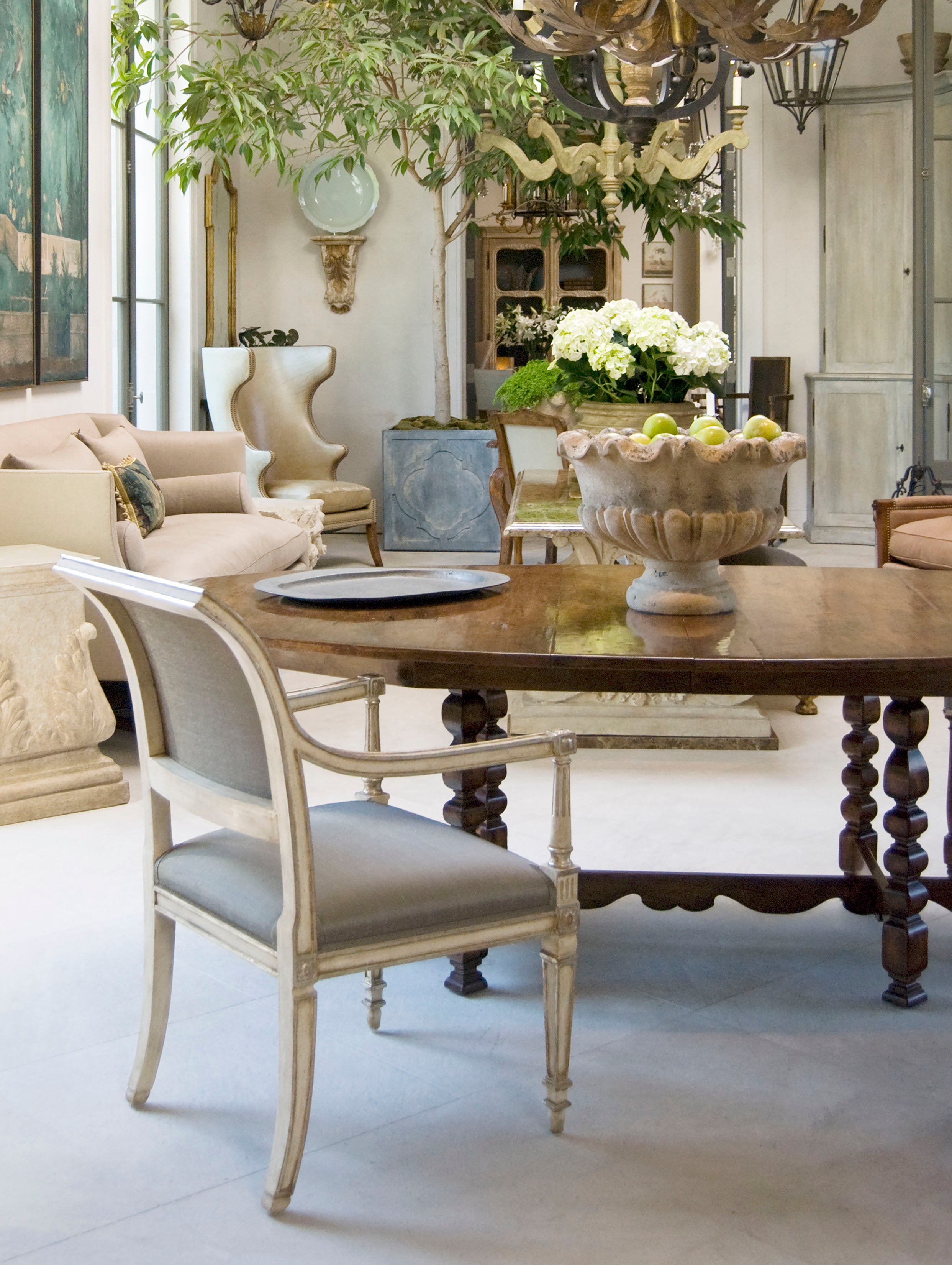 Spanish Oval Dining Table – Dennis & Leen