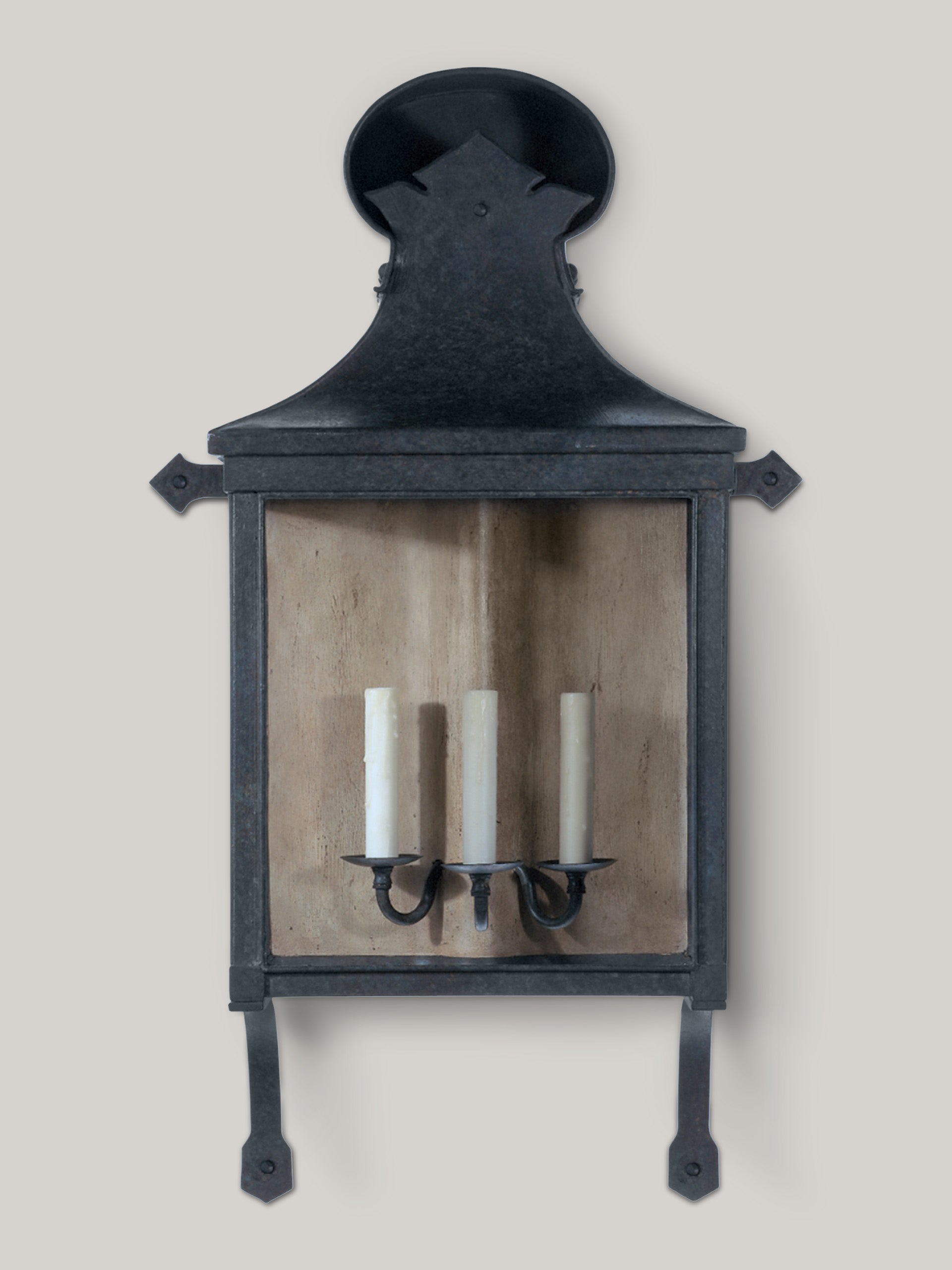 Carriage Wall Lantern
